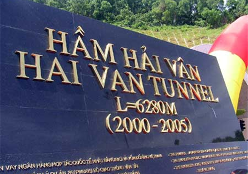 HẦM ĐƯỜNG BỘ QUA ĐÈO HẢI VÂN