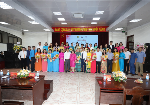 Công đoàn TCT Sông Đà tổ chức hoạt động chào mừng ngày Phụ nữ Việt Nam 20/10