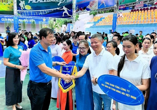Công đoàn Tổng công ty Sông Đà sôi nổi tham gia Giải Pickleball chào mừng kỷ niệm 97 năm Ngày thành lập Công đoàn Việt Nam